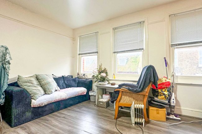 89 High Street, Hythe, Kent, CT21 5JH 7