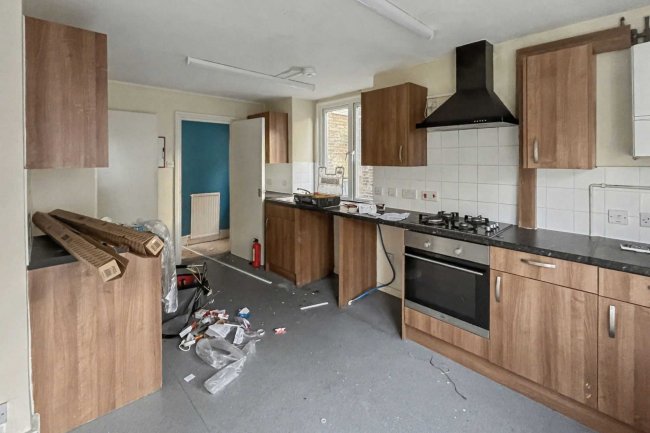 108b Latchmere Road, Battersea, London SW11 2JT 6