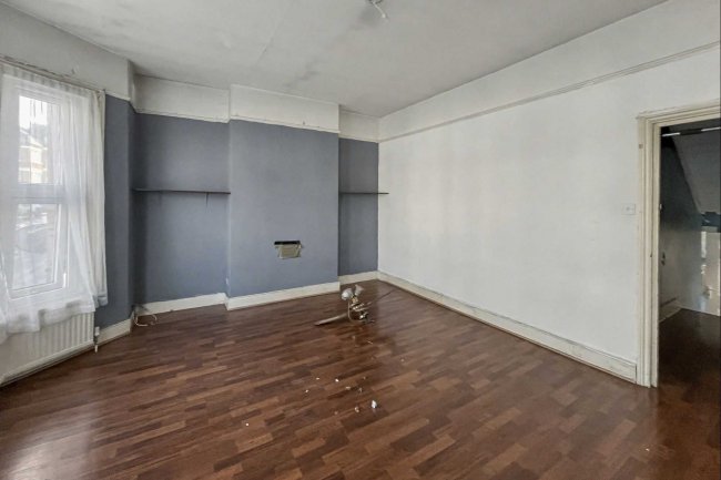 108b Latchmere Road, Battersea, London SW11 2JT 6