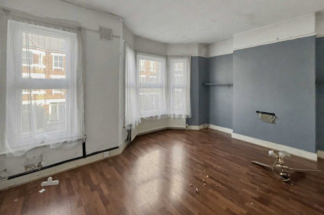 108b Latchmere Road, Battersea, London SW11 2JT 6