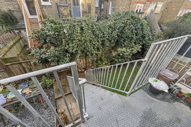 108b Latchmere Road, Battersea, London SW11 2JT 6