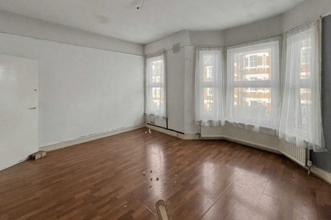 108b Latchmere Road, Battersea, London SW11 2JT 6