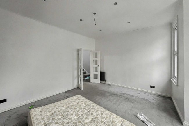 27b Rush Hill Road, Battersea, London SW11 5NW 2