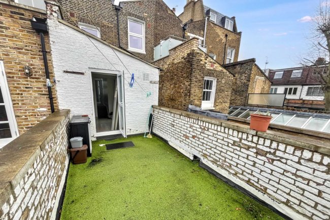 27b Rush Hill Road, Battersea, London SW11 5NW 2