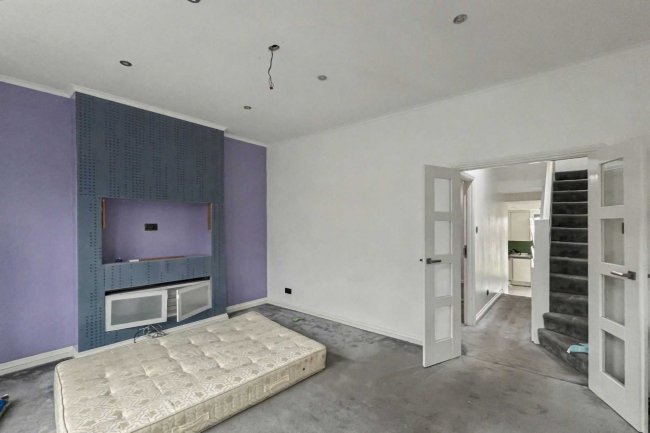 27b Rush Hill Road, Battersea, London SW11 5NW 2