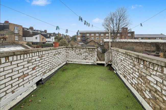 27b Rush Hill Road, Battersea, London SW11 5NW 2