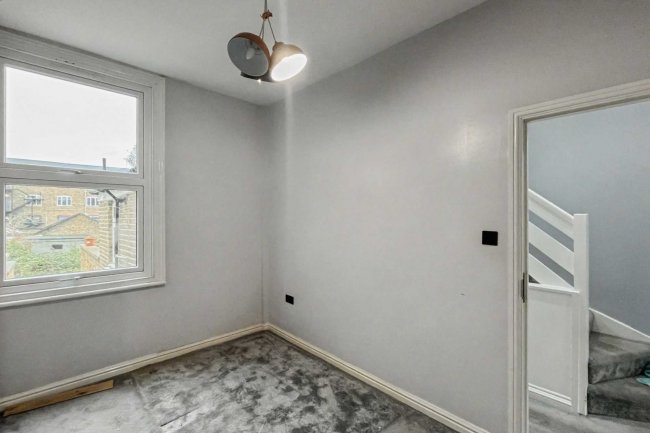27b Rush Hill Road, Battersea, London SW11 5NW 2