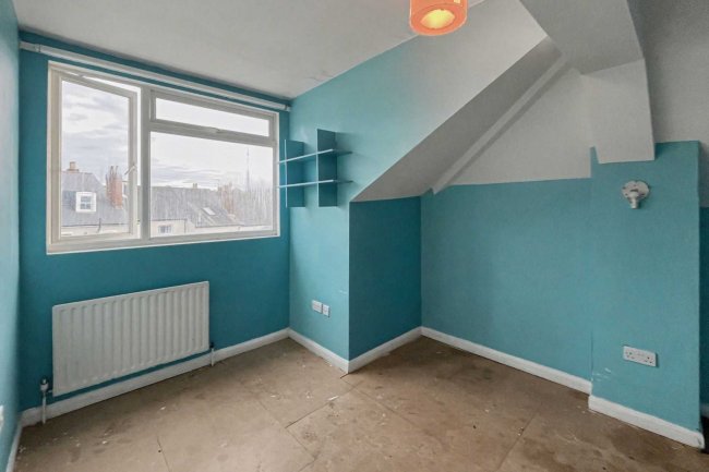 9 Rockmount Road, Crystal Palace, London SE19 3ST 6