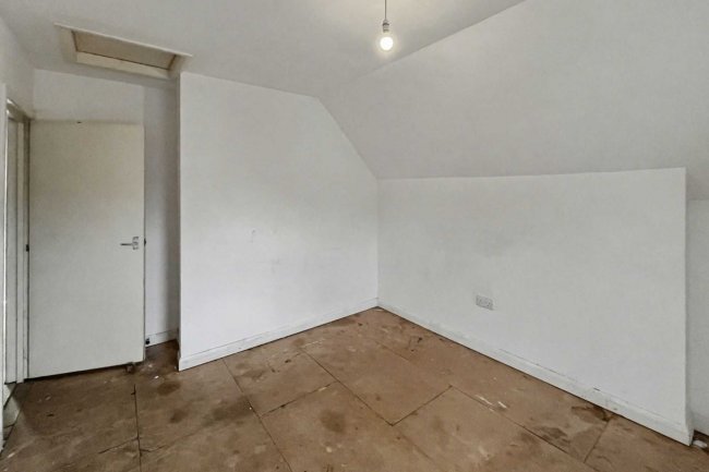 9 Rockmount Road, Crystal Palace, London SE19 3ST 6