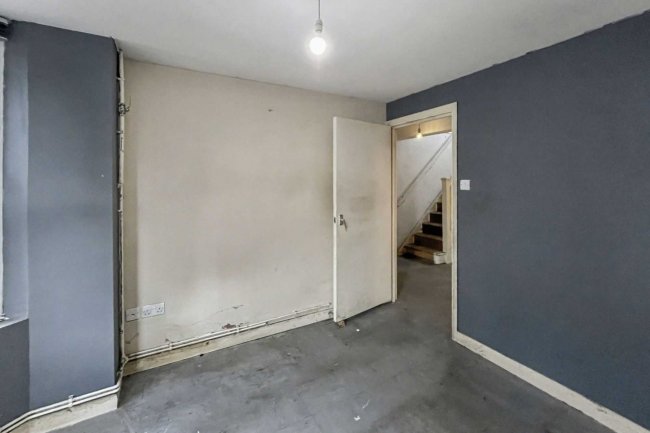 9 Rockmount Road, Crystal Palace, London SE19 3ST 6