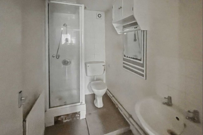 9 Rockmount Road, Crystal Palace, London SE19 3ST 6