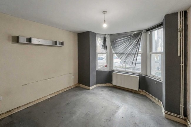 9 Rockmount Road, Crystal Palace, London SE19 3ST 6