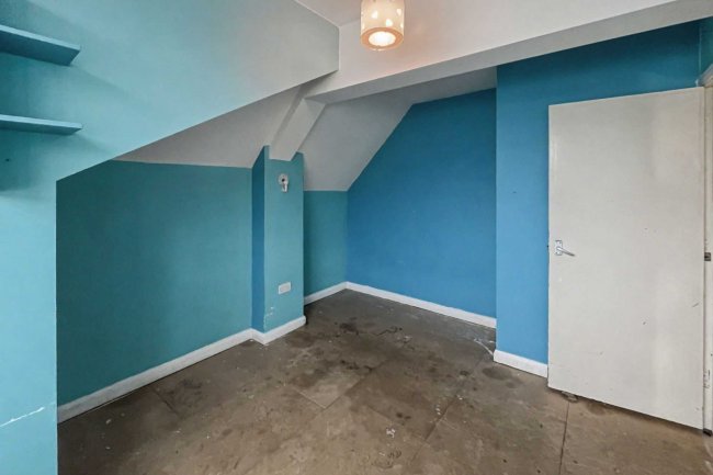 9 Rockmount Road, Crystal Palace, London SE19 3ST 6