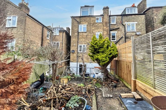 9 Rockmount Road, Crystal Palace, London SE19 3ST 6