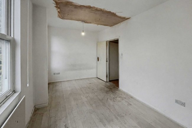 9 Rockmount Road, Crystal Palace, London SE19 3ST 6