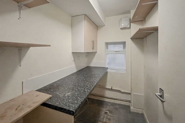 9 Rockmount Road, Crystal Palace, London SE19 3ST 6