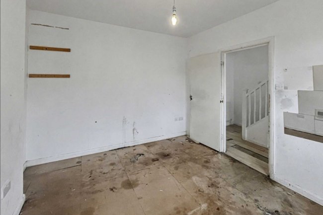 9 Rockmount Road, Crystal Palace, London SE19 3ST 6