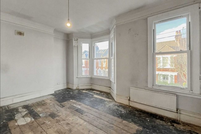 76b Manchuria Road, Battersea, London SW11 6AF 7