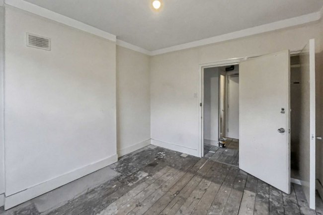 76b Manchuria Road, Battersea, London SW11 6AF 7