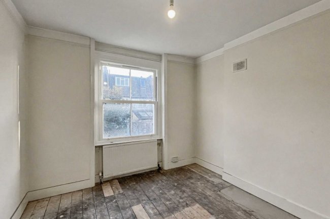 76b Manchuria Road, Battersea, London SW11 6AF 7