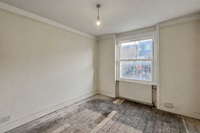 76b Manchuria Road, Battersea, London SW11 6AF 7