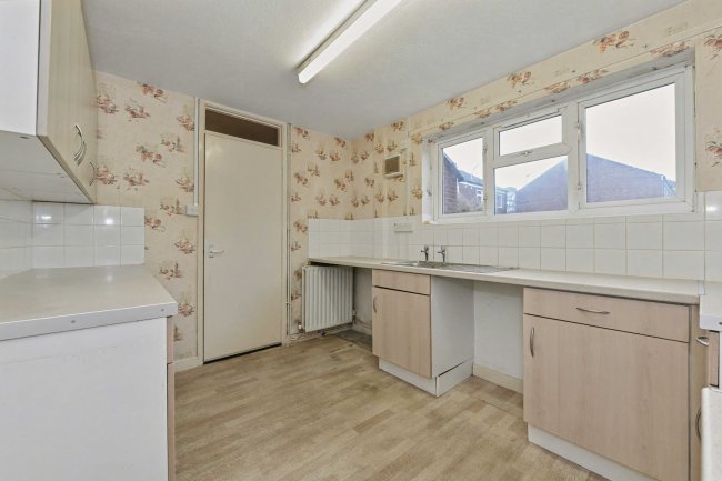 36 Ridgemoor Road, Leominster, Herefordshire, HR6 8EL 3