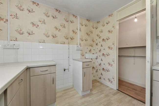 36 Ridgemoor Road, Leominster, Herefordshire, HR6 8EL 3