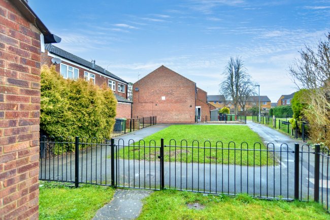 36 Ridgemoor Road, Leominster, Herefordshire, HR6 8EL 3