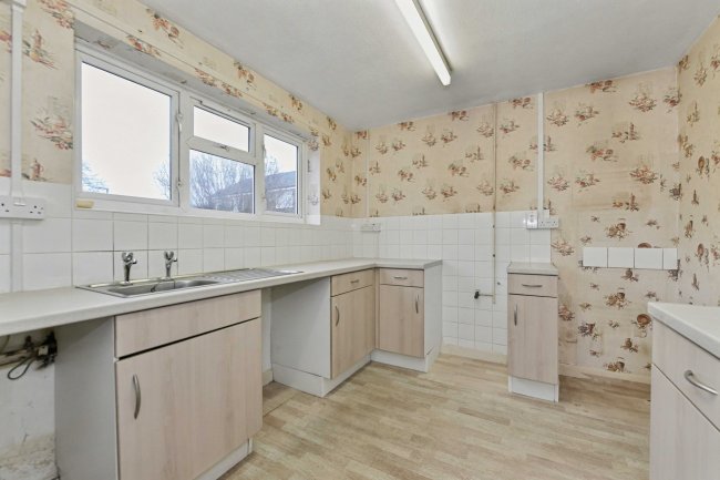 36 Ridgemoor Road, Leominster, Herefordshire, HR6 8EL 3