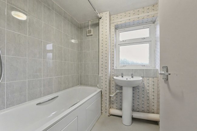 36 Ridgemoor Road, Leominster, Herefordshire, HR6 8EL 3