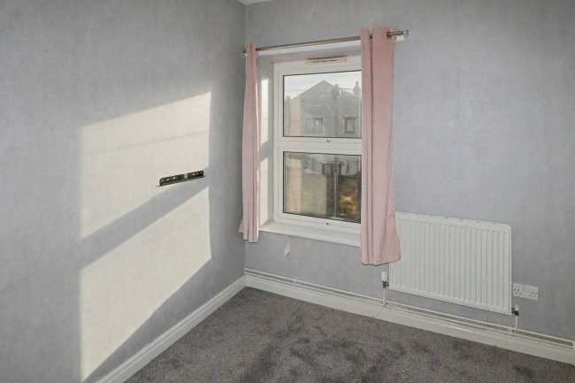 5 Musgrave Street, Birstall, Batley, West Yorkshire WF17 9PF 4