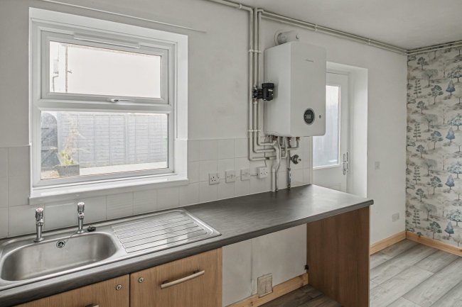 90 The Maltings, Weymouth, Dorset DT4 8SS 1