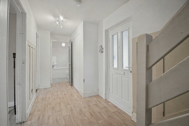 15 Dankworth Road, Basingstoke, Hampshire RG22 4LJ 5