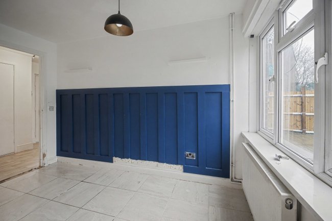 15 Dankworth Road, Basingstoke, Hampshire RG22 4LJ 5