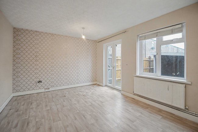 15 Dankworth Road, Basingstoke, Hampshire RG22 4LJ 5