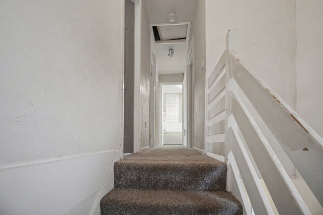 15 Dankworth Road, Basingstoke, Hampshire RG22 4LJ 5