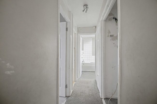 15 Dankworth Road, Basingstoke, Hampshire RG22 4LJ 5