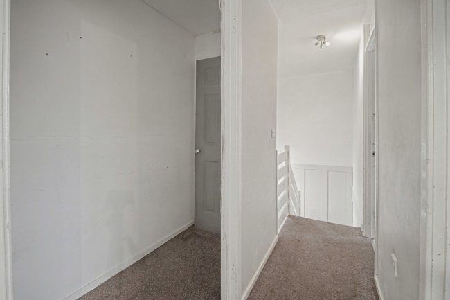 15 Dankworth Road, Basingstoke, Hampshire RG22 4LJ 5