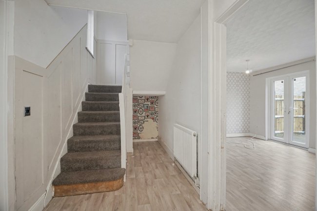 15 Dankworth Road, Basingstoke, Hampshire RG22 4LJ 5