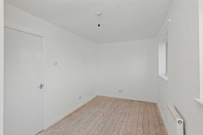65 Vimy Road, Leighton Buzzard, Bedfordshire, LU7 1FQ 2