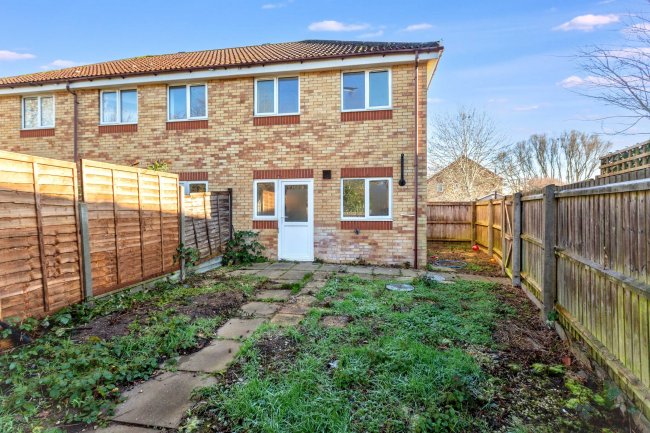 65 Vimy Road, Leighton Buzzard, Bedfordshire, LU7 1FQ 2