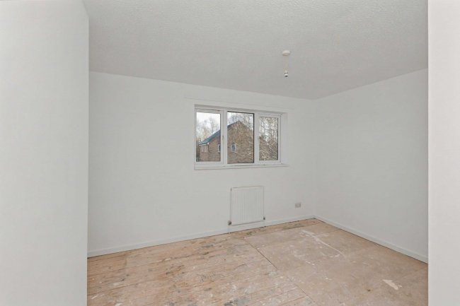 65 Vimy Road, Leighton Buzzard, Bedfordshire, LU7 1FQ 2