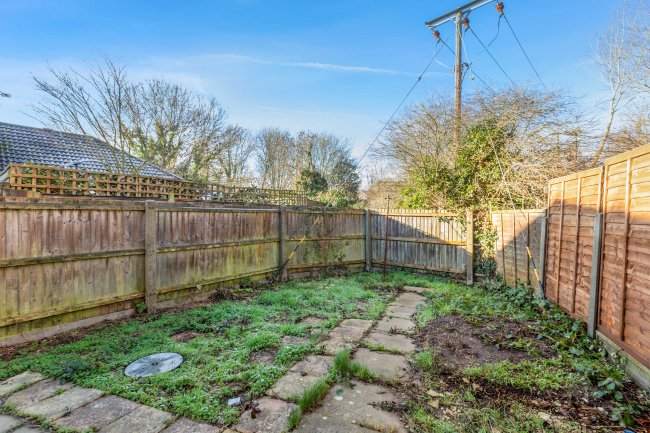 65 Vimy Road, Leighton Buzzard, Bedfordshire, LU7 1FQ 2
