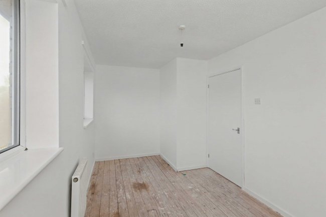 65 Vimy Road, Leighton Buzzard, Bedfordshire, LU7 1FQ 2