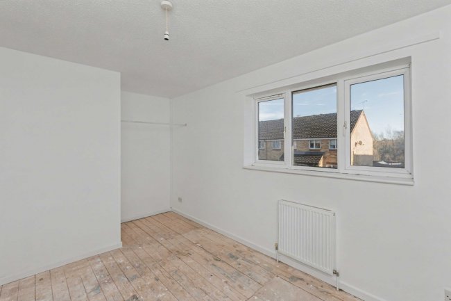 65 Vimy Road, Leighton Buzzard, Bedfordshire, LU7 1FQ 2
