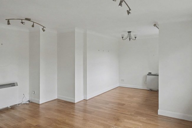 Flat 6 Marquis Court, Earls Meade, Luton, Bedfordshire, LU2 7LG 7