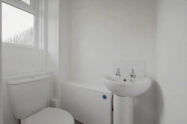 239 Gunville Road, Newport, Isle of Wight PO30 5LU 6