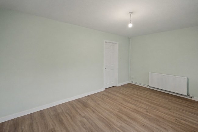 239 Gunville Road, Newport, Isle of Wight PO30 5LU 6