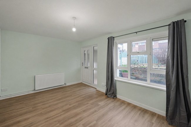 239 Gunville Road, Newport, Isle of Wight PO30 5LU 6