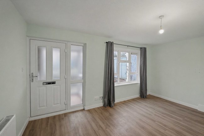 239 Gunville Road, Newport, Isle of Wight PO30 5LU 6